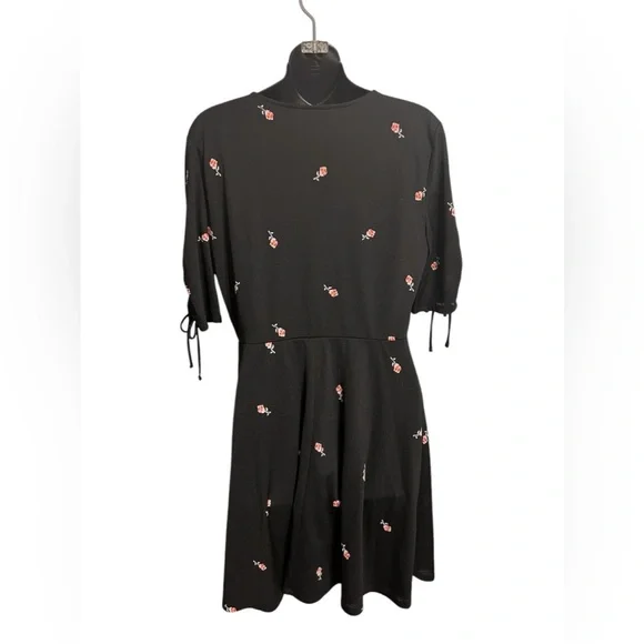 Lauren Conrad black floral dress with ties - Picture 7 of 9